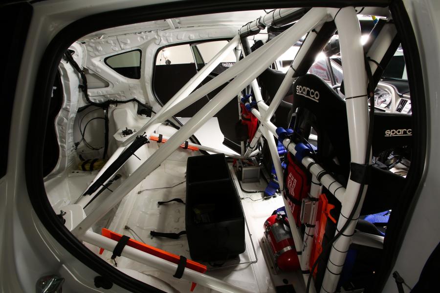  Toyota RAV4 TRD Rally Car 2016 года  (фото 13 из 16)